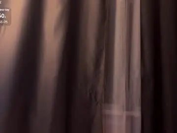 Maksisisia  live sex cam