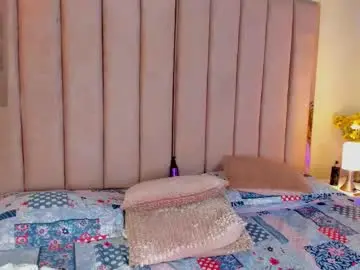 Milan_ebony  live sex cam