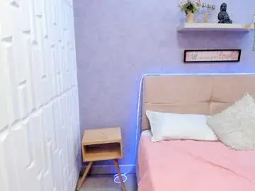 Roxanebrown  live sex cam
