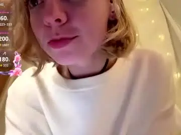 Stasy_bloom18  live sex cam