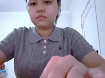 Synthiahenneberger  live sex cam