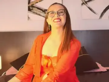 Viennamilf  live sex cam