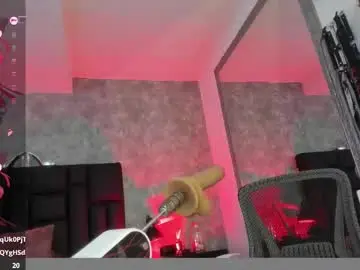 Crystalboow  live sex cam