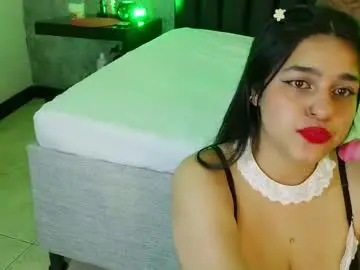 Crystalboow  live sex cam