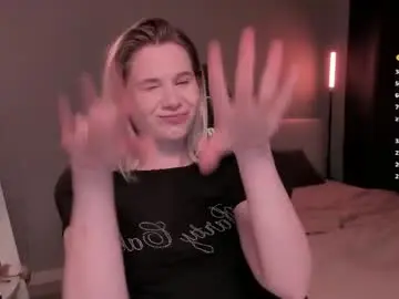 Imnotmia  live sex cam