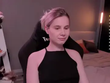 Imnotmia  live sex cam