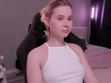 Imnotmia  live sex cam