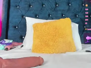 Issa_clark01  live sex cam