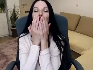 Lilliyves  live sex cam