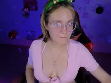 Madeline_doll  live sex cam