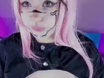Biizzynoar  live sex cam