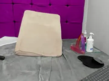 Candy_big_tits18  live sex cam