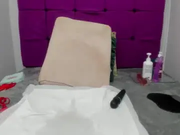 Candy_big_tits18  live sex cam