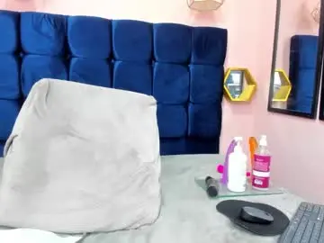 Candy_big_tits18  live sex cam