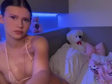 Littlelillyxo  live sex cam