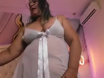 Lucy_milf_474  live sex cam