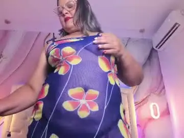 Lucy_milf_474  live sex cam
