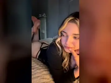 Babyhotwife  live sex cam