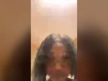 Juicypussyon  live sex cam