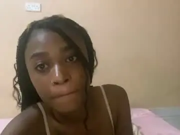 Juicypussyon  live sex cam