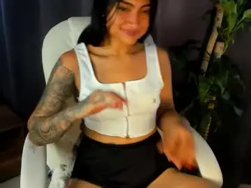 Moonie_baddie31  live sex cam