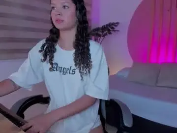 Seraphine_lark  live sex cam