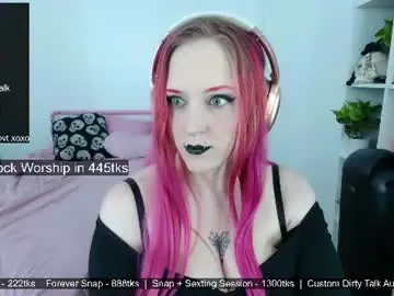 Violetoctober  live sex cam