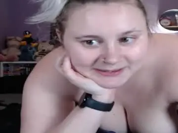 Cinnaburwood  live sex cam