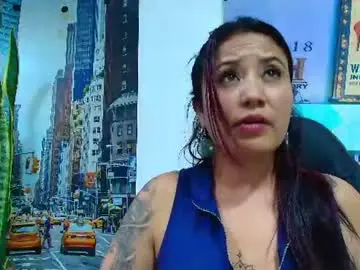 Clovyzenvy  live sex cam
