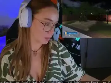 Emili1_bc  live sex cam