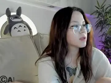 Kira_be11  live sex cam