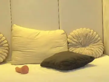 Kyliecroft  live sex cam
