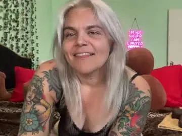 Cherryb0mbb0mb  live sex cam