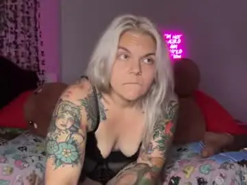 Cherryb0mbb0mb  live sex cam