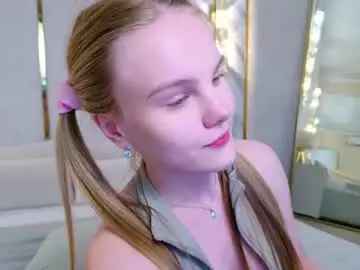 Lili_lohan  live sex cam