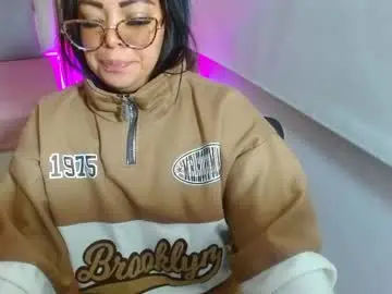 Martina_tay  live sex cam