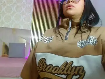 Martina_tay  live sex cam