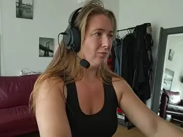 Mazysuny  live sex cam