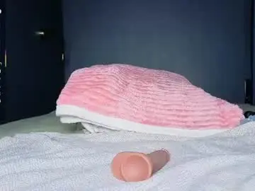 Ardeliacarhart  live sex cam