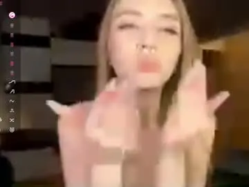 Janitamunerlyn  live sex cam