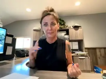 Kittykattlove2  live sex cam