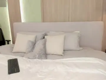 Moniquemilff  live sex cam