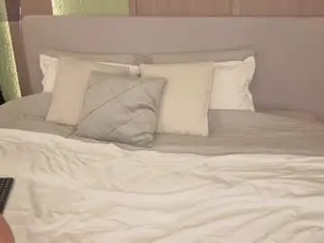 Moniquemilff  live sex cam