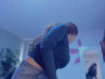 Yarirose  live sex cam