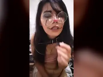 Coralinebane  live sex cam
