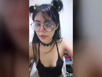Coralinebane  live sex cam