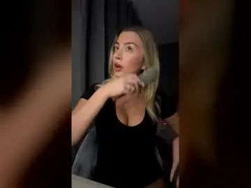 Ellarivers  live sex cam