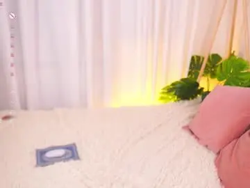 Fluffy_waffles  live sex cam