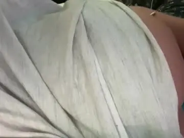 Honeybun_z  live sex cam