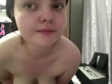 Loudeguise  live sex cam